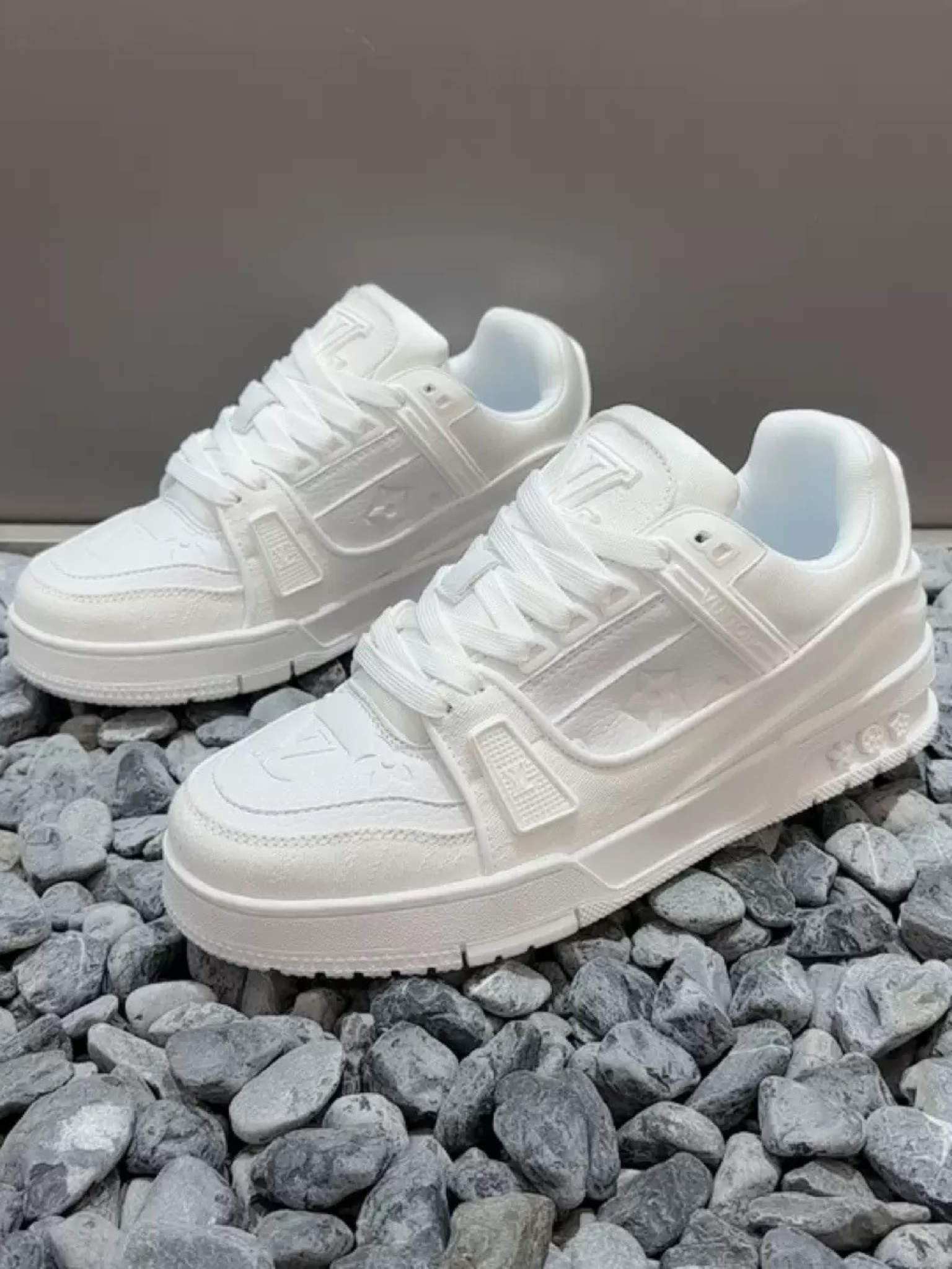 LUVANA™ - SNEAKER
