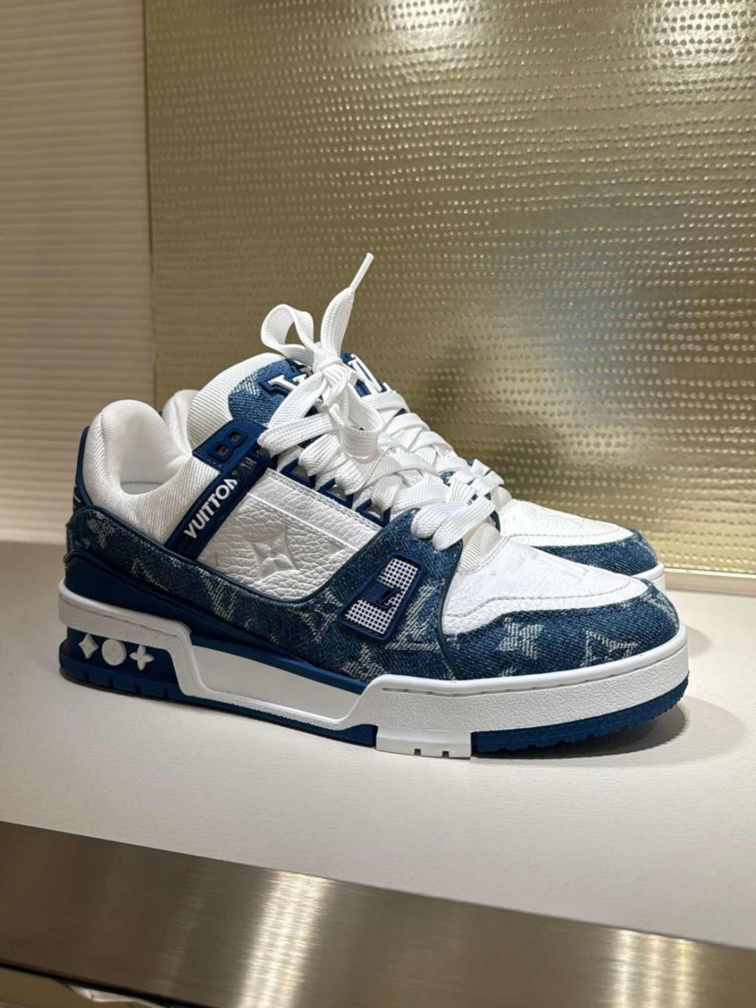 LUVANA™ - SNEAKER