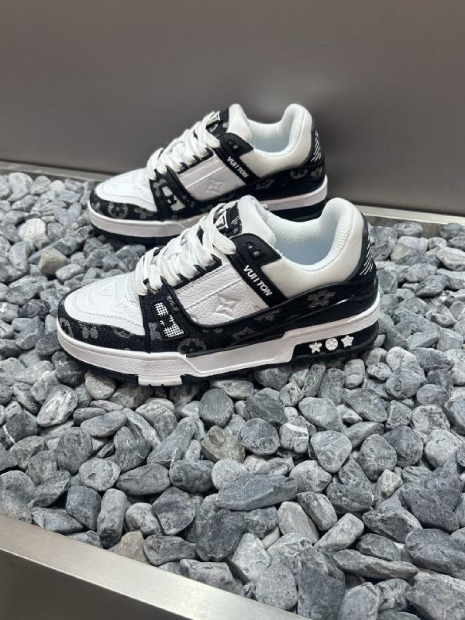 LUVANA™ - SNEAKER
